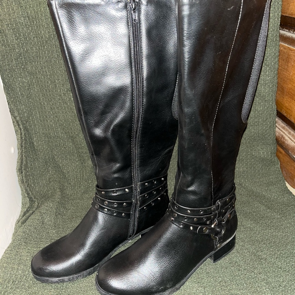 👠 NWT Laura Ashley black boots 👠